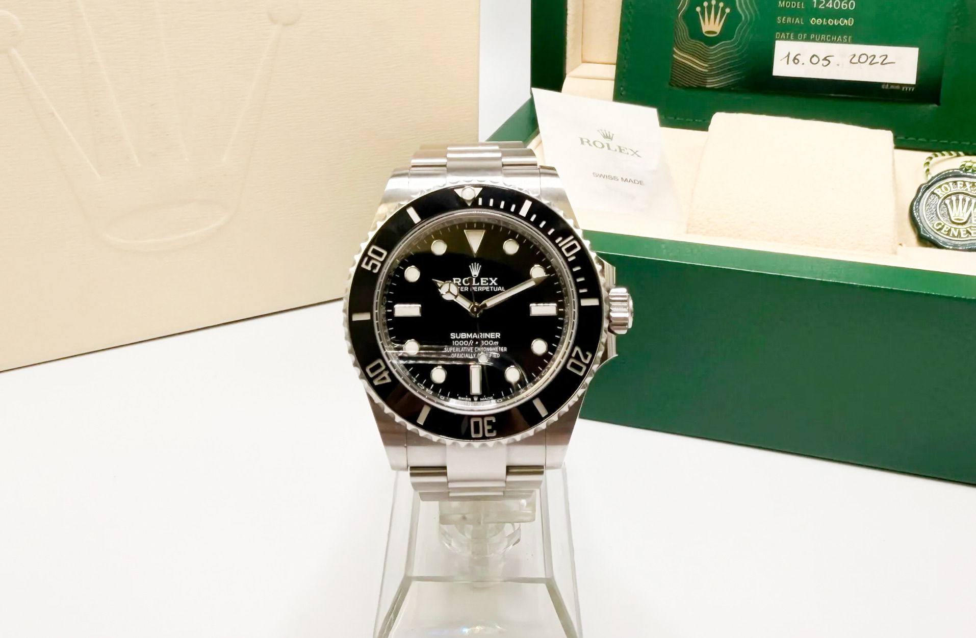 Rolex Submariner 124060 avec boîte et papiers — rachat montre de luxe Paris